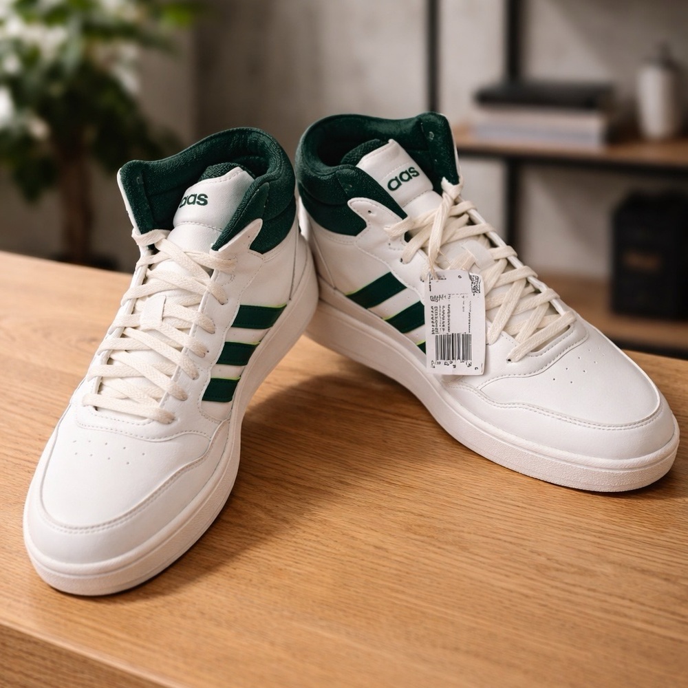 Adidas Men's Sz. 11.5 White and Collegiate Green High-Top Sneakers Hoops 3.0 nib